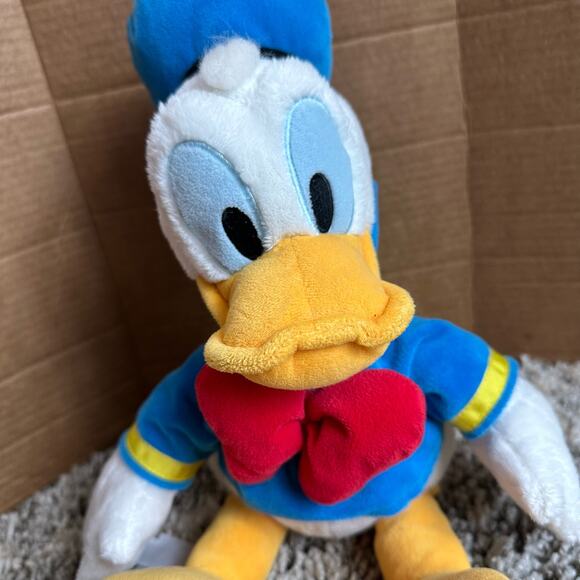 Disney Store Authentic Donald Duck Plush Stuffed Animal Toy Genuine Original - Picture 2 of 10